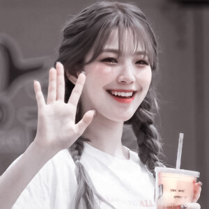 
    ：热恋105℃

  /白知宪/
原 GirlGroupCD