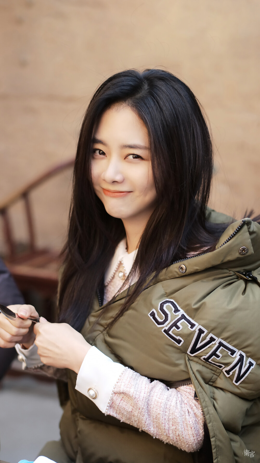 #谭松韵##谭松韵我们的新时代#
谭松韵 x 黄思齐 / 手机壁纸修图18P ​​​
cr@__南宫_