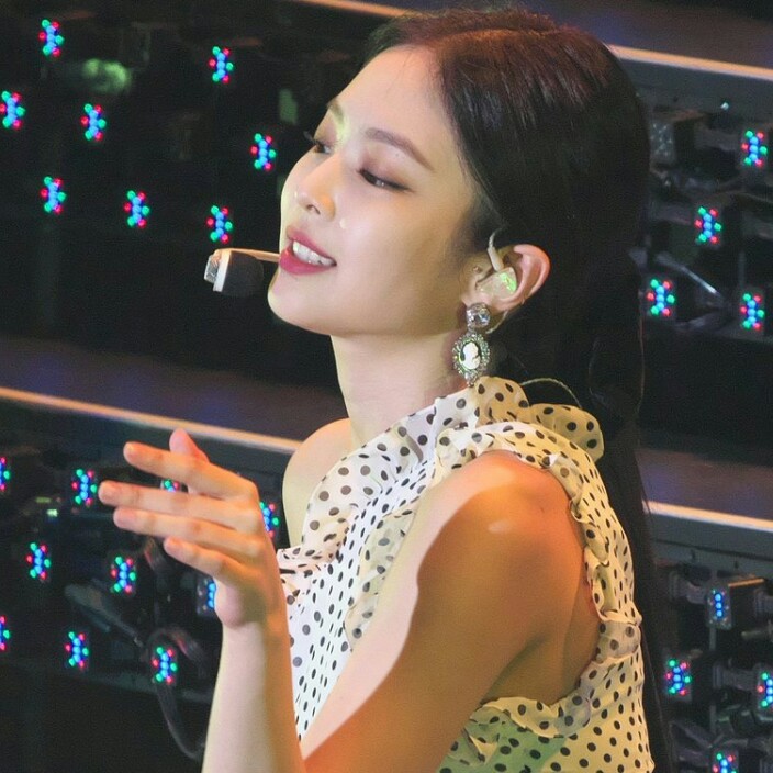 Jennie
cr.TadyDotCom