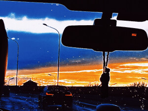 你会陪我很久吗？



喻言