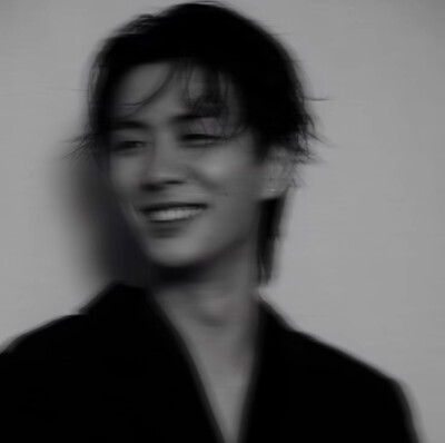 A.Lily。
黑白情头。
