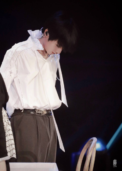 刘耀文舞台壁纸
你可以永远相信刘耀文。