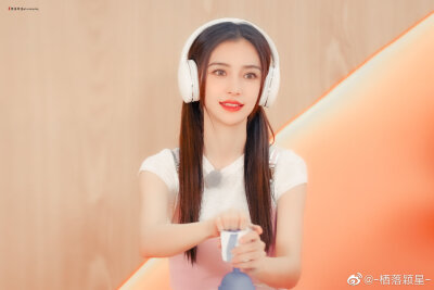 【侵权删】这里是Angelababy（杨颖）的美图啦~可甜可盐可飒你值得拥有哦！
我在豆蔻年华遇见你，想要陪你好多好多年。（图源很广，带水印，只是个人集baby美图）