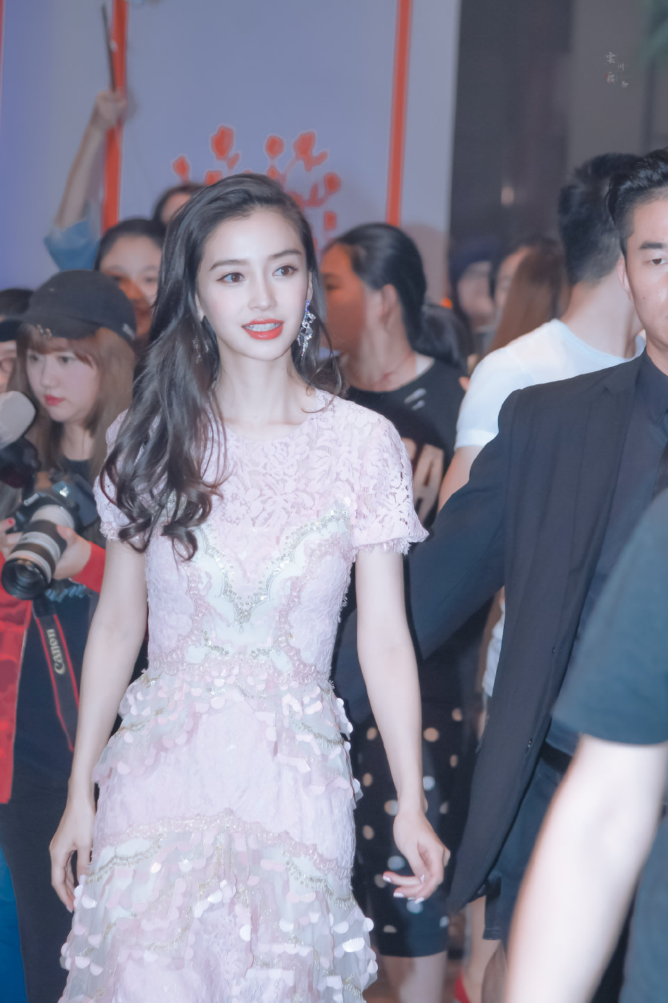 【侵权删】这里是Angelababy（杨颖）的美图啦~可甜可盐可飒你值得拥有哦！
我在豆蔻年华遇见你，想要陪你好多好多年。（图源很广，带水印，只是个人集baby美图）