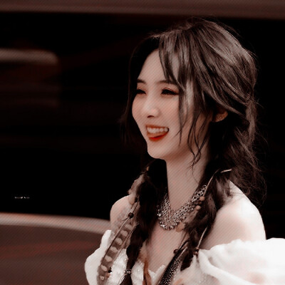 公主在城堡淋了一晚上的雨.
>GuardUNene·郑乃馨