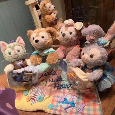 ᴵᶠ ʸᵒᵘ ᵃʳᵉ ᵃ ᵖᵃˢˢᵉʳ-ᵇʸ, ʸᵒᵘ ˢʰᵒᵘˡᵈ ᵖᵃˢˢ ᵇʸ.
是路人就该好好路过 。