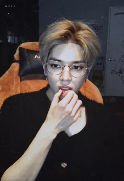 李泰容