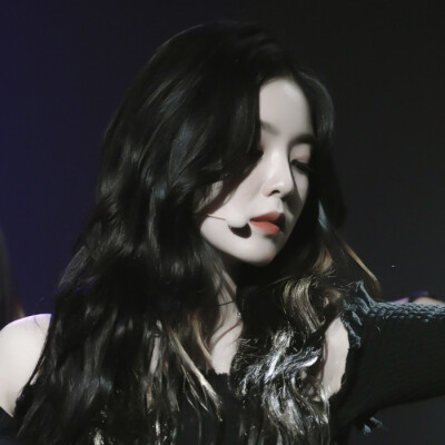 #即便前路混沌，同他走过，才算人间。
©BAEJUHYUN.NET