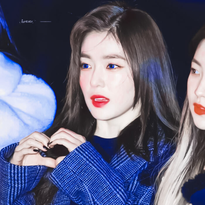 想了好多关于夏天的文案 都不及这一刻恰好来的风
裴珠泫‖FOREVER_RVL