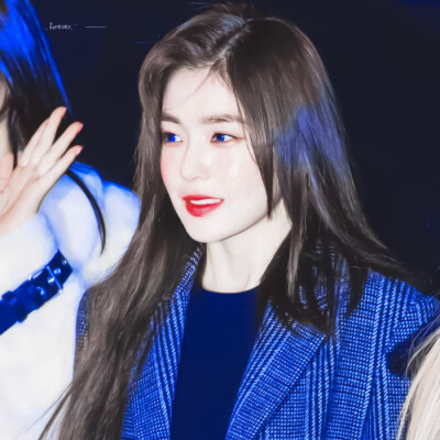 想了好多关于夏天的文案 都不及这一刻恰好来的风
裴珠泫‖FOREVER_RVL