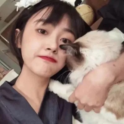 女生头像 抱猫