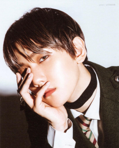 军装 真的yyds❤️
我可以称之为 边上校❤️
边伯贤军装✔️