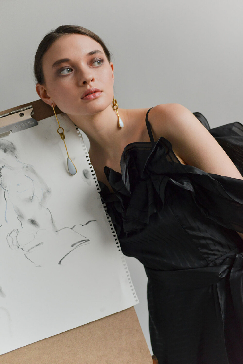 Stvdio Brooklyn: Romance Peinte
设计师Erica，拍摄灵感来自法国时尚杂志1986年的一幅画。 ​​​