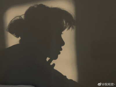 倪珂欣 《薄荷之夏》
笑容有感染力 私图耐看