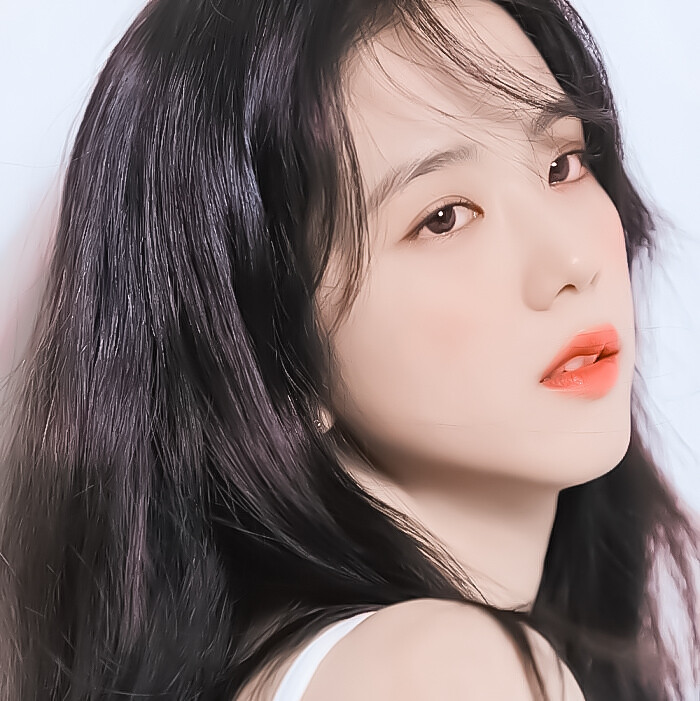
△ 金 智 秀jisoo
