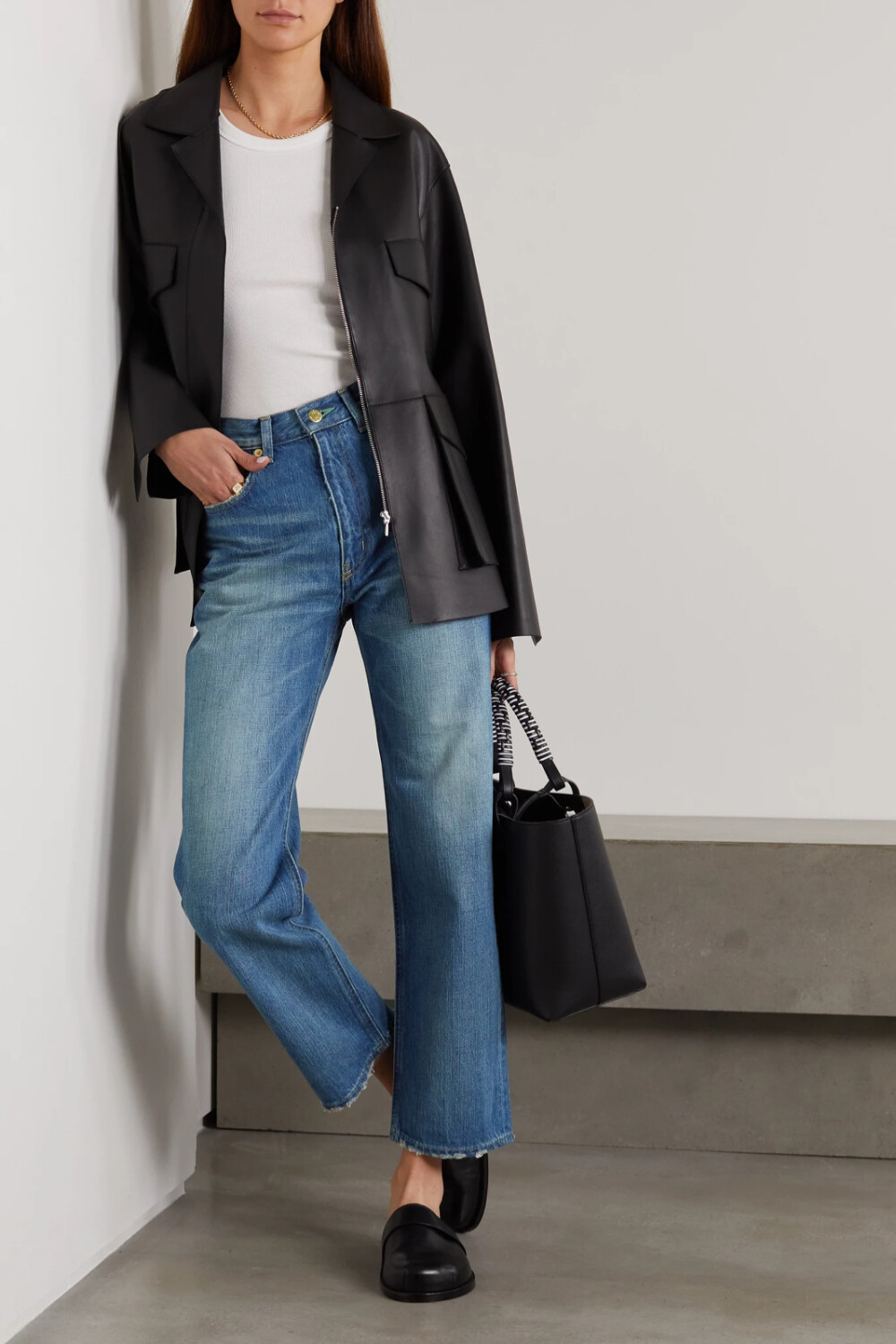 略微做旧处理带来复古韵味,亮泽纽扣与祖母绿色的1000_1500竖版 竖屏