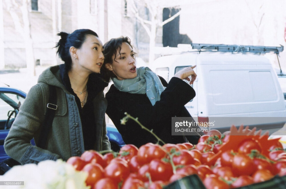 Celeb / 张曼玉与Jeanne Balibar在巴黎的一组照片，二人曾一同出演法国电影《清洁》，云淡风轻的美[微风]
*: Bruno Bachelet ​​​
