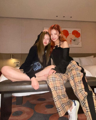 Lia & 黄礼志