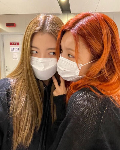 Lia & 黄礼志