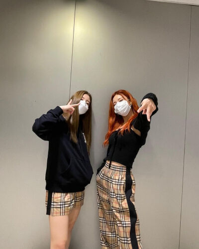 Lia & 黄礼志