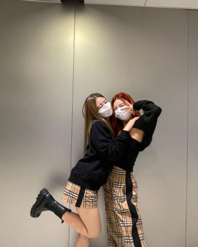 Lia & 黄礼志