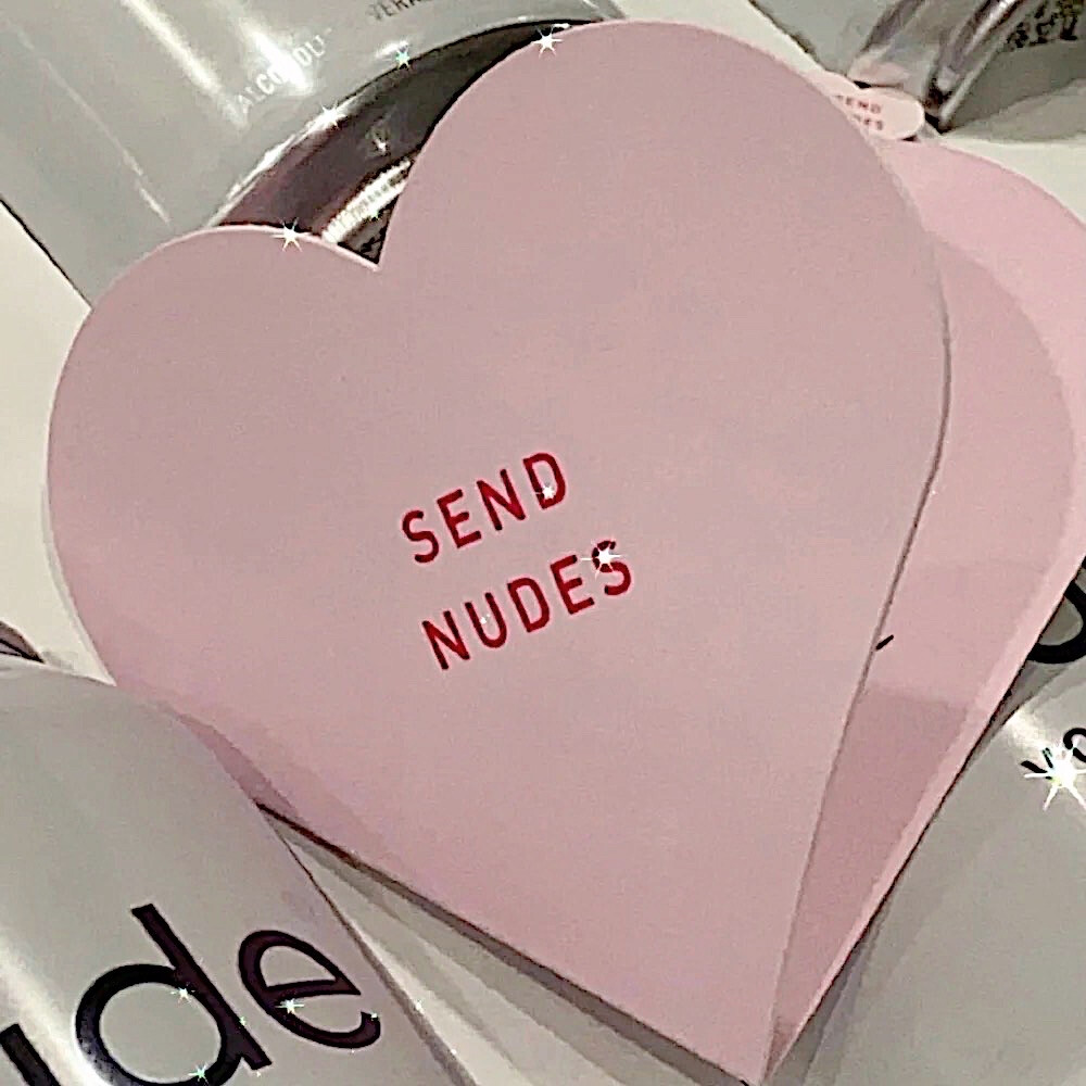 田姬振 金千颂
//甜言蜜语要说给左耳听