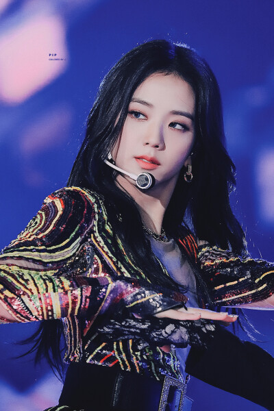 
jisoo 