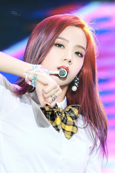 
jisoo 