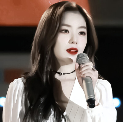 “蓝宝石戒指”
Red velvet裴珠泫Irene
©GoldenSlumber91