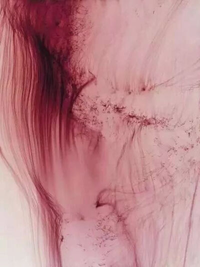 “物影摄影”采用集光灯照射，将事物的影像直接投影在感光相纸上，形成一种特殊照片。
在感光相纸上，能够抽象地记录物体的形态、轮廓及光线。物影摄影照片是对客观世界的诗意回应，可以带给观者一种与众不同的视…