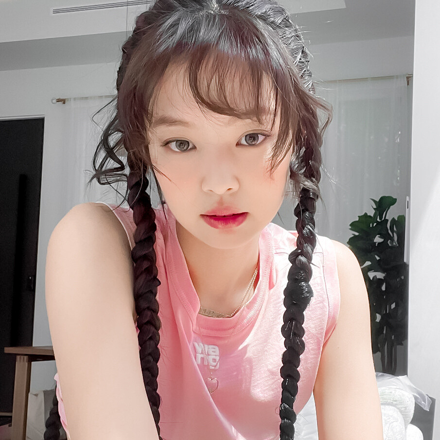 jennie
cr维纳斯挥挥手