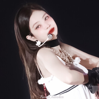 夜色如此浪漫，仍不及你令人着迷”
BLACK PINK金智妮Jennie
©江晟