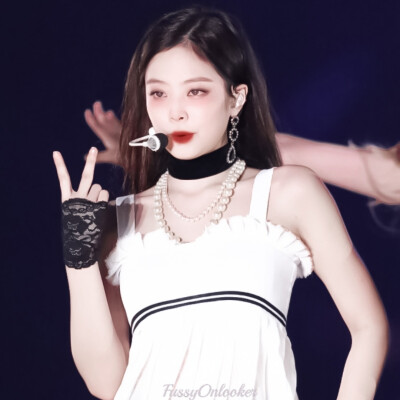 夜色如此浪漫，仍不及你令人着迷”
BLACK PINK金智妮Jennie
©江晟