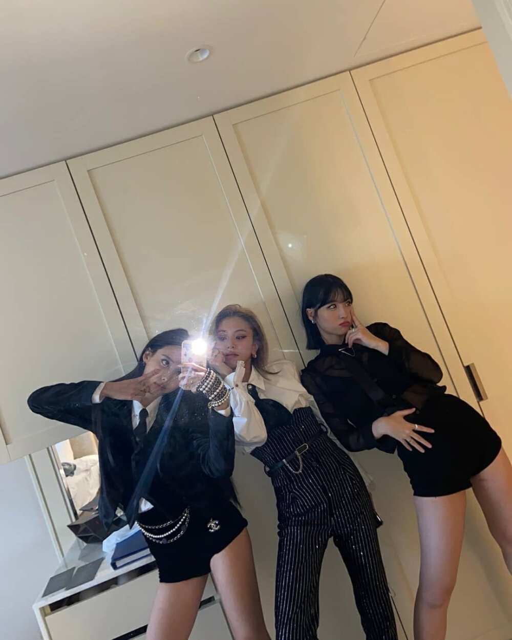 林娜琏 & Momo & 孙彩瑛