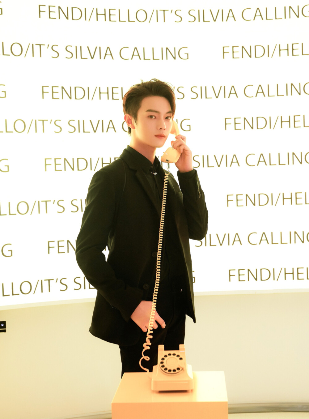 许凯 Fendi
cr. sosoalive9