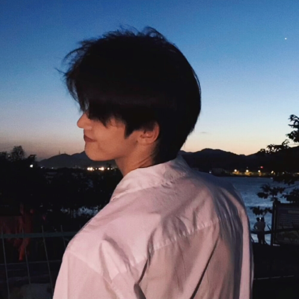 男生头像
沈白潇