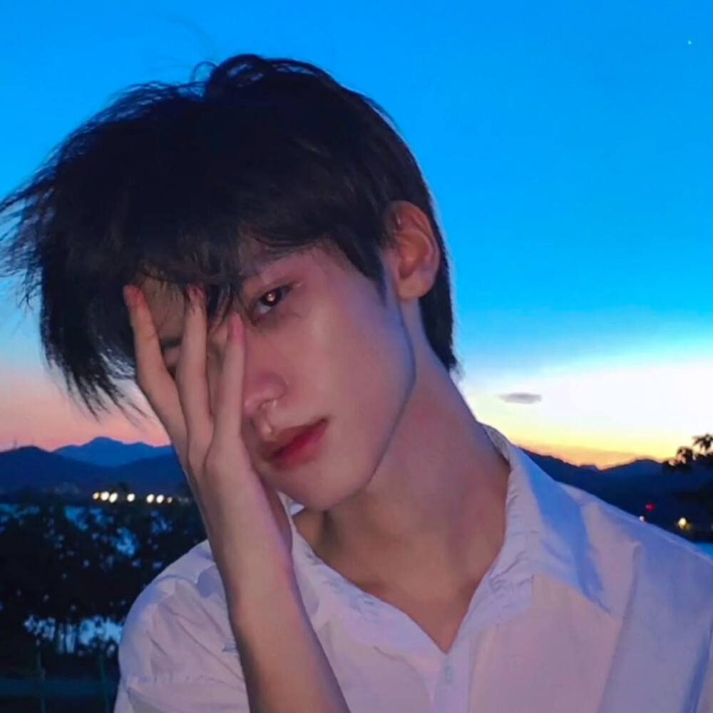 男生头像
沈白潇