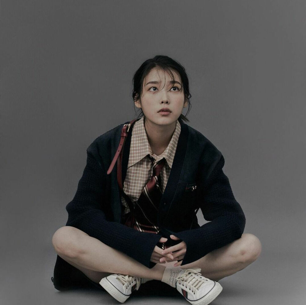 IU
