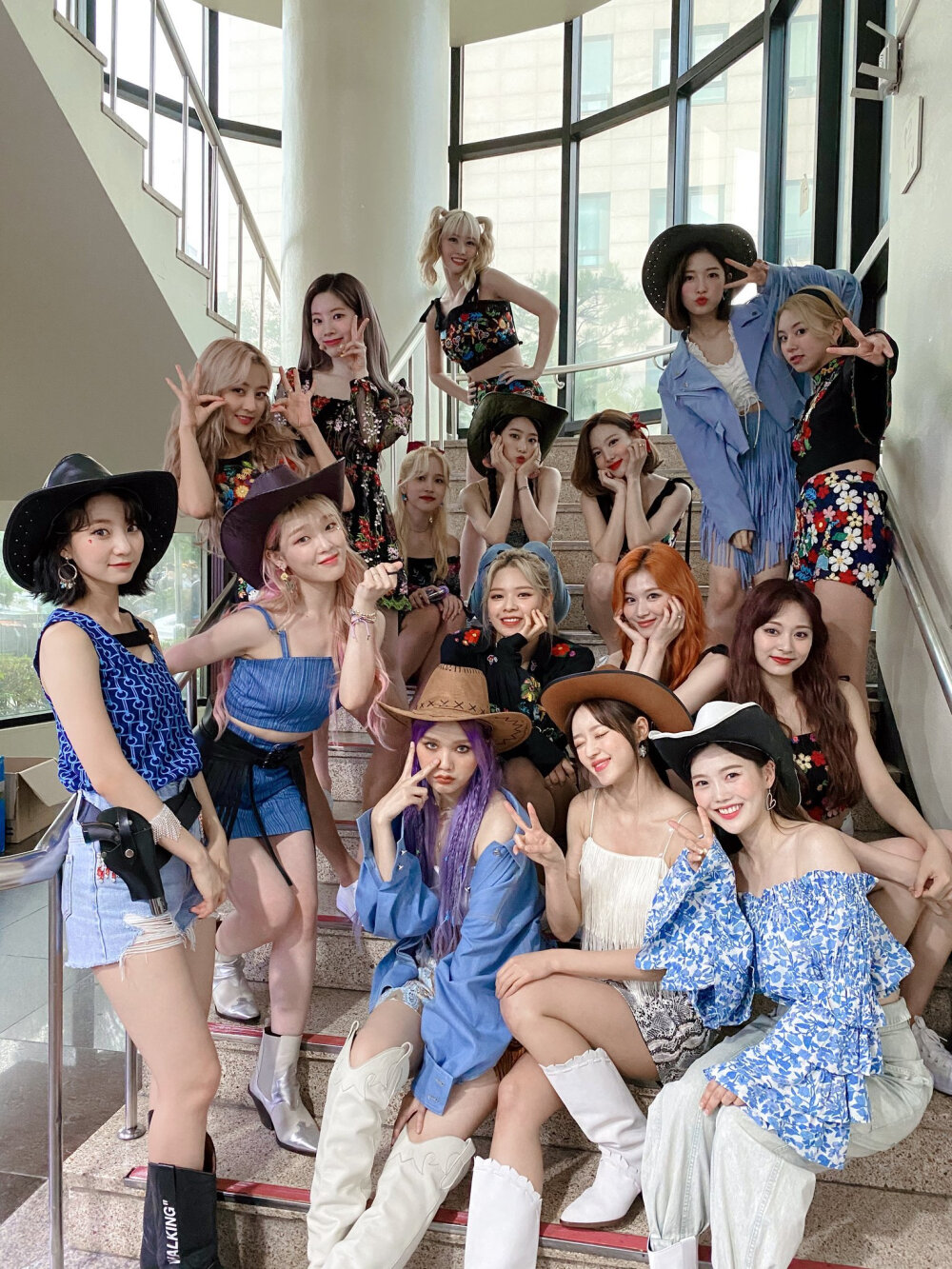 twice & ohmygirl 