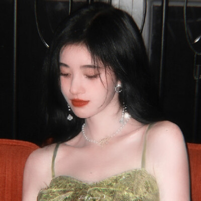 ·鞠婧祎·
“何为美学”