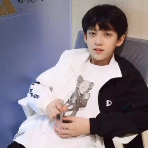 【TF家族三代陈天润】
陈天润头像.
[抱图点赞&收藏专辑 二传注明]
[重庆夏天©自截自调 请尊重劳动成果]