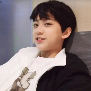 【TF家族三代陈天润】
陈天润头像.
[抱图点赞&收藏专辑 二传注明]
[重庆夏天©自截自调 请尊重劳动成果]