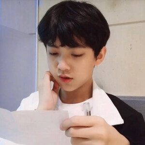 【TF家族三代陈天润】
陈天润头像.
[抱图点赞&收藏专辑 二传注明]
[重庆夏天©自截自调 请尊重劳动成果]