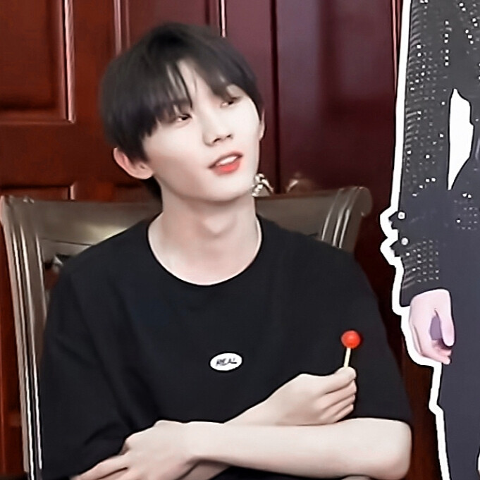 ° 祺鑫情头
二传标明比邻星航迹