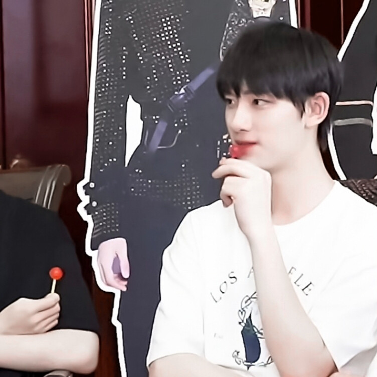 ° 祺鑫情头
二传标明比邻星航迹