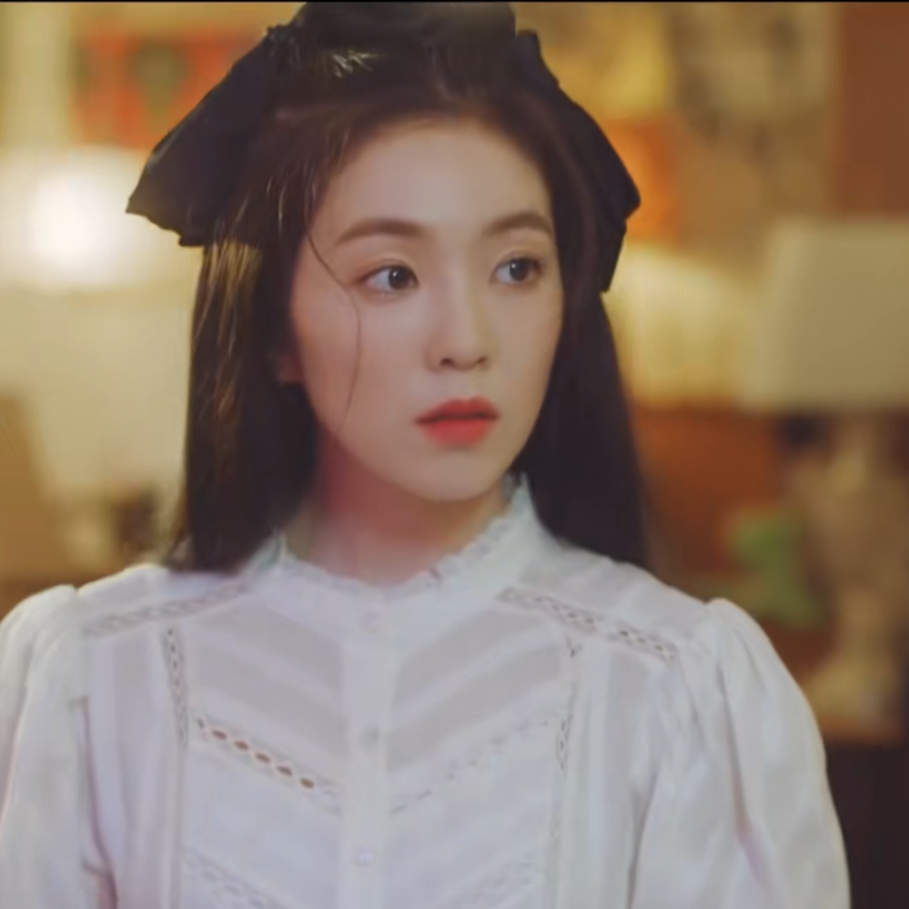 自截。裴珠泫。金艺琳。