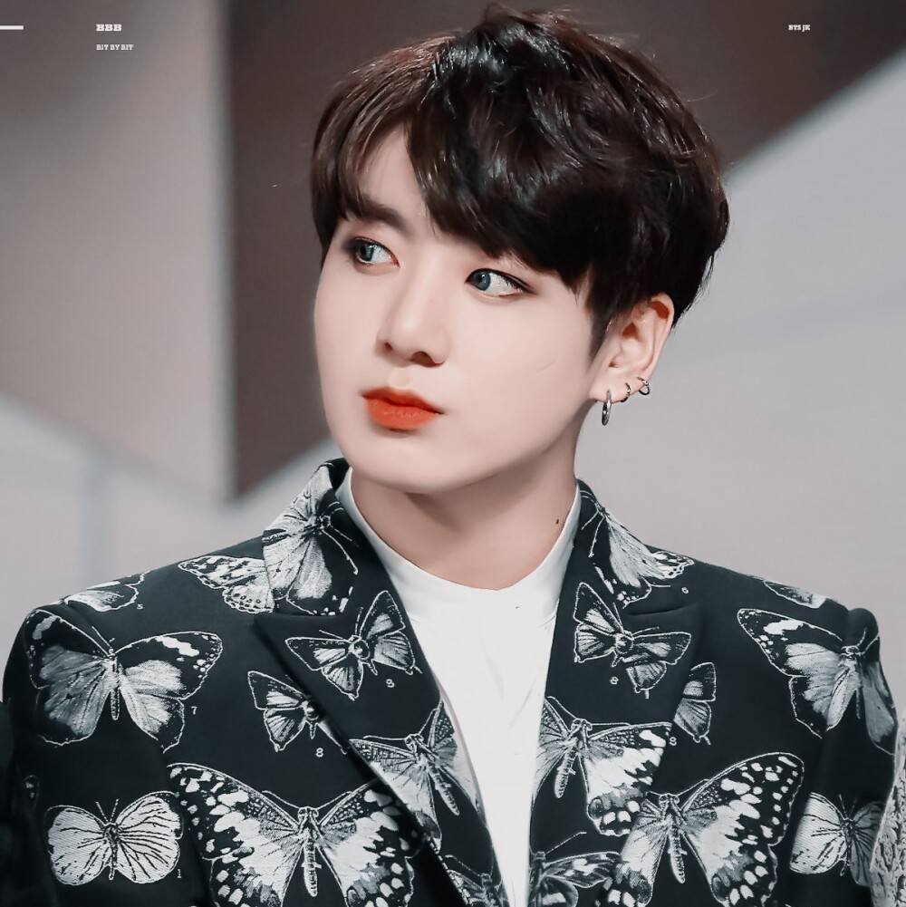 做颗星星，有棱有角，还会发光
Jungkook/田柾国
cr.BITBYBIT_JK‬
背景图cr.林燃
©闵雨汐