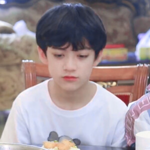 【TF家族三代陈天润】
陈天润头像.
[抱图点赞&收藏专辑 二传注明]
[重庆夏天©自截自调 请尊重劳动成果]