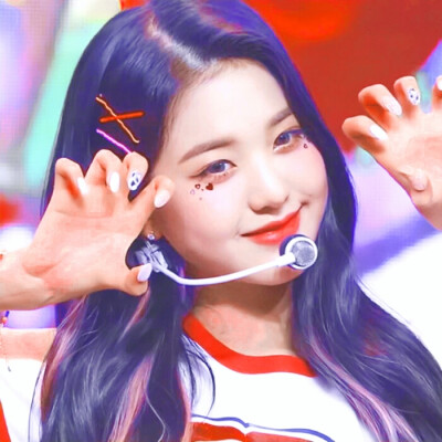 Orange flower
张元英/阙笙樱黛