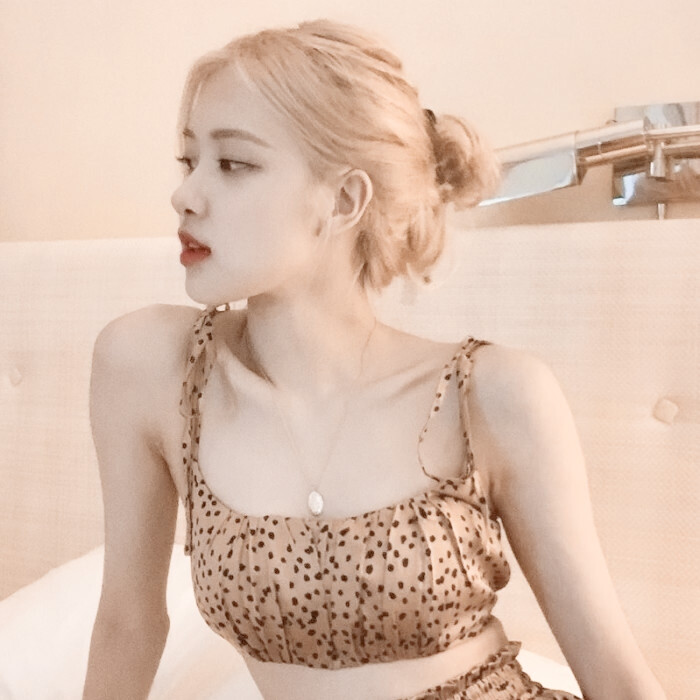 Rosé
二转注明沈北虞
禁二改